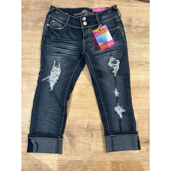 Almost famous Size 0 NWT Cropped Distressed jeans - Picture 1 of 7
